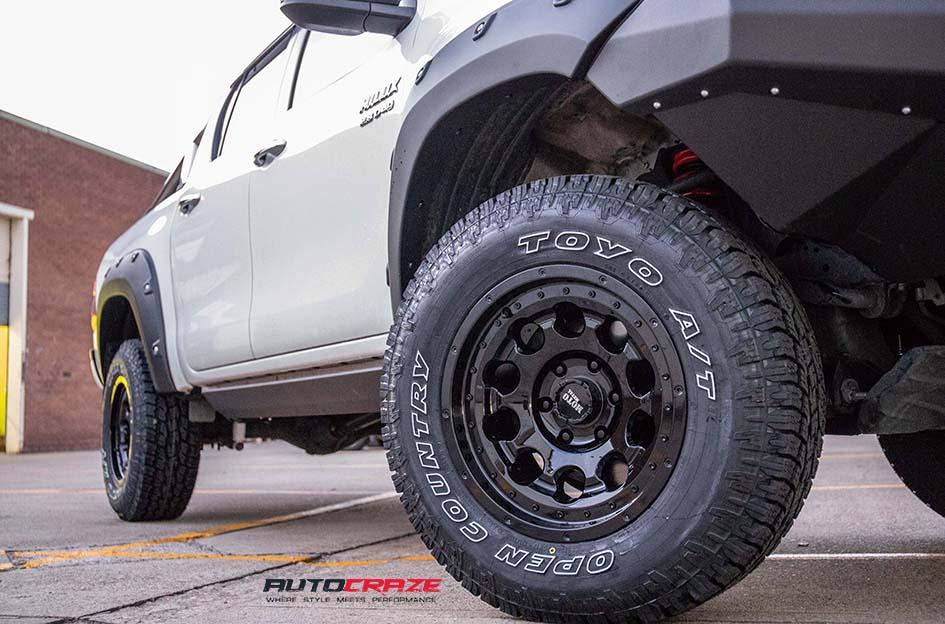TOYOTA HILUX N80 4WD MO990 ROTARY GLOSS BLACK